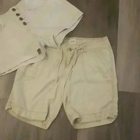 2 pair womens shorts - Picture 2 of 5